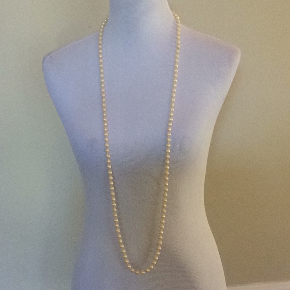 Vintage pinkish pearlized beaded necklace w/22”